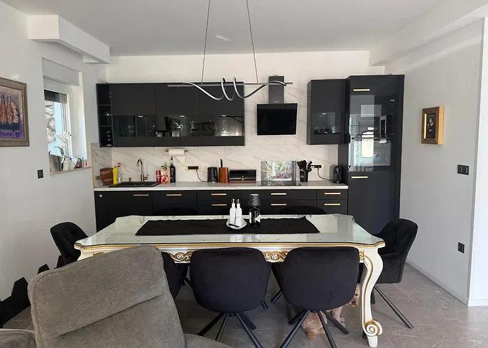 House Pati 布里比尔